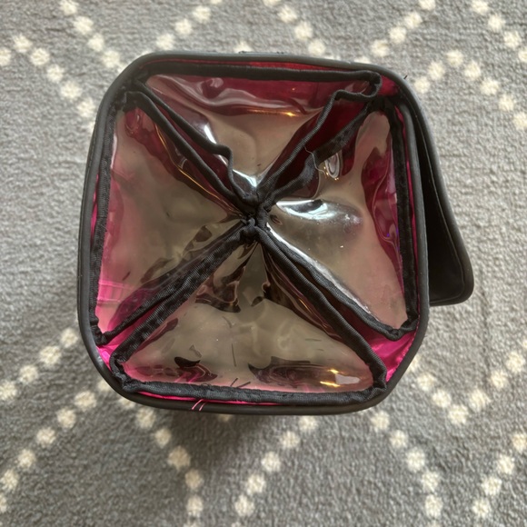 Mary Kay - Travel Roll-Up Cosmetic Bag - Picture 7 of 10